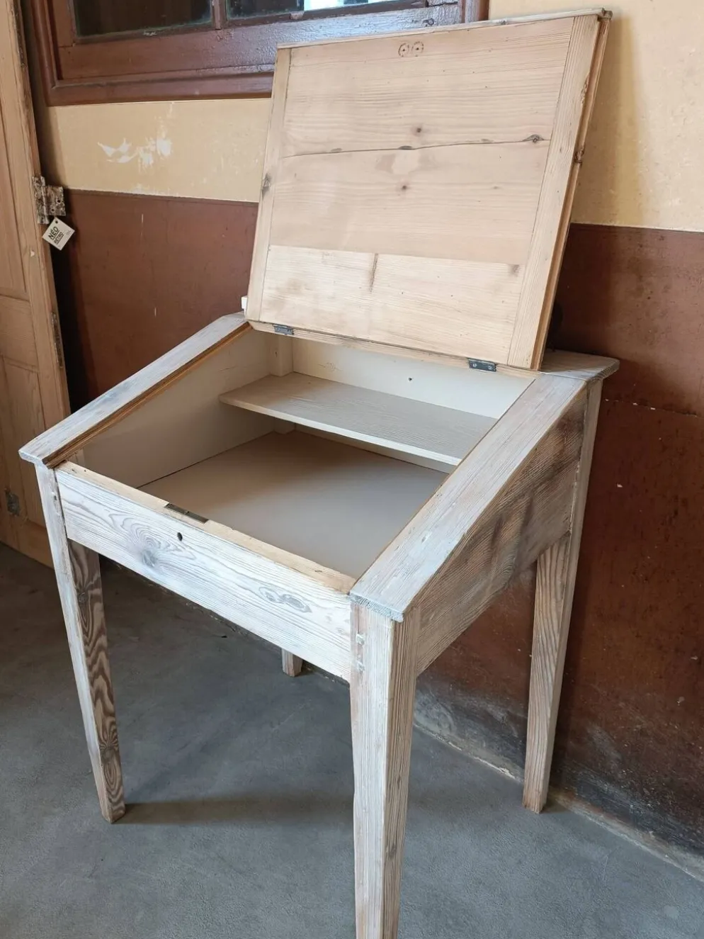 Bureau pupitre rénové
