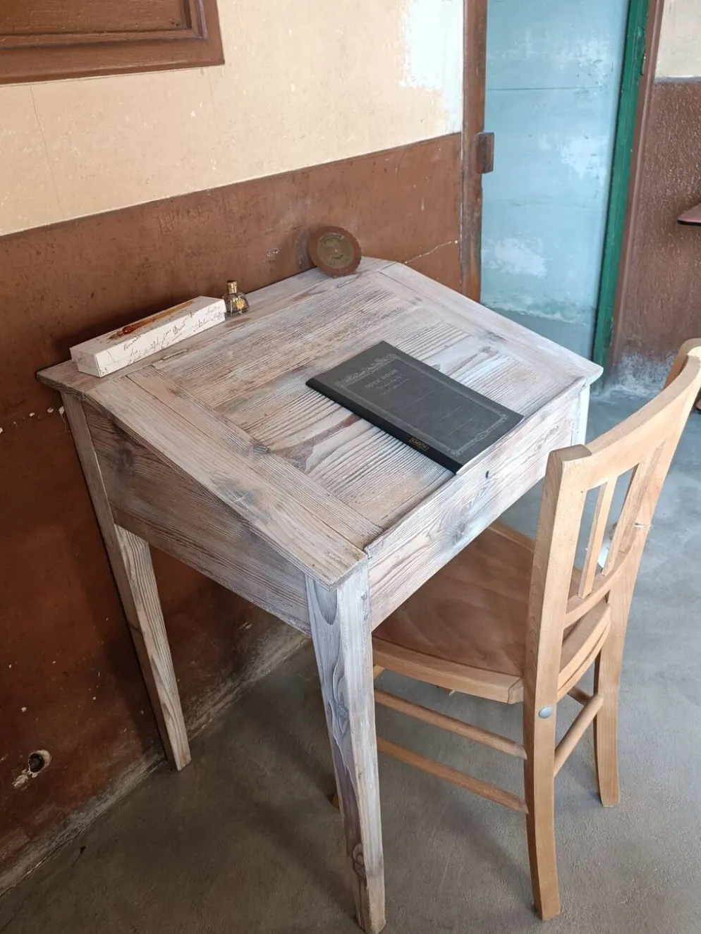 Bureau pupitre rénové