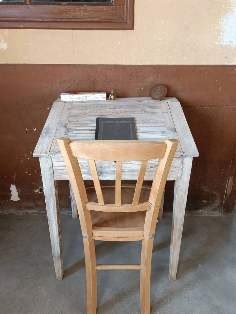 Bureau pupitre rénové