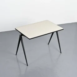 Bureau Pyramide par Wim Rietveld, circa 1960
