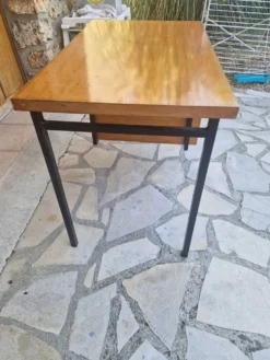 Bureau scandinave moderniste