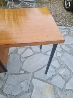 Bureau scandinave moderniste