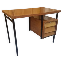Bureau scandinave moderniste
