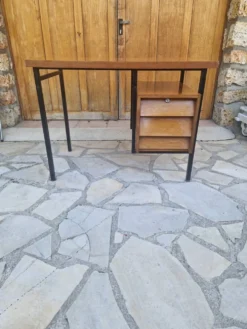 Bureau scandinave moderniste