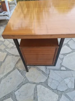 Bureau scandinave moderniste