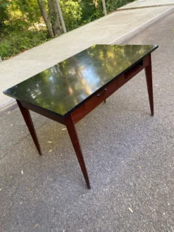 Bureau scandinave vintage 1950 plateau noir style écolier mid-century