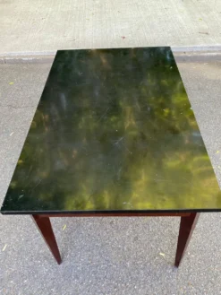 Bureau scandinave vintage 1950 plateau noir style écolier mid-century