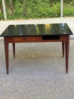 Bureau scandinave vintage 1950 plateau noir style écolier mid-century