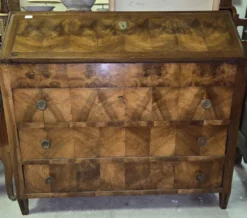 Bureau scriban époque Louis XVI en noyer