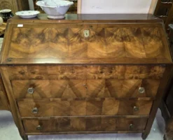 Bureau scriban époque Louis XVI en noyer