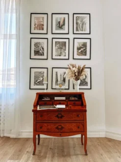 Bureau secrétaire bombé marqueté italien Louis XV, années 1960
