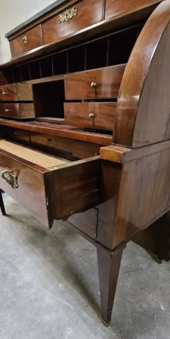 Bureau, secrétaire à cylindre en acajou, style Louis XVI