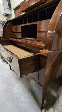 Bureau, secrétaire à cylindre en acajou, style Louis XVI