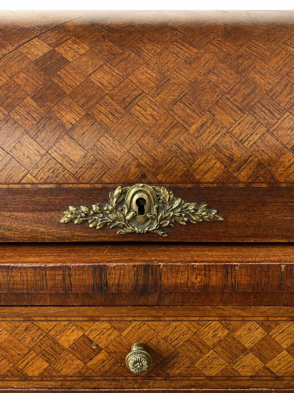 Bureau secrétaire à cylindre Louis XVI marqueterie en croisillons
