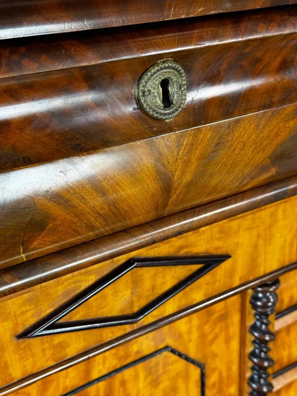 Bureau secrétaire en chêne et acajou Biedermeier vintage bien fait, 1860