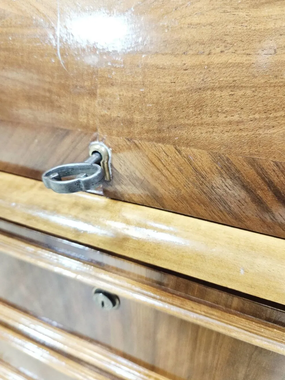 Bureau, secrétaire en noyer avec rouleau, années 1970