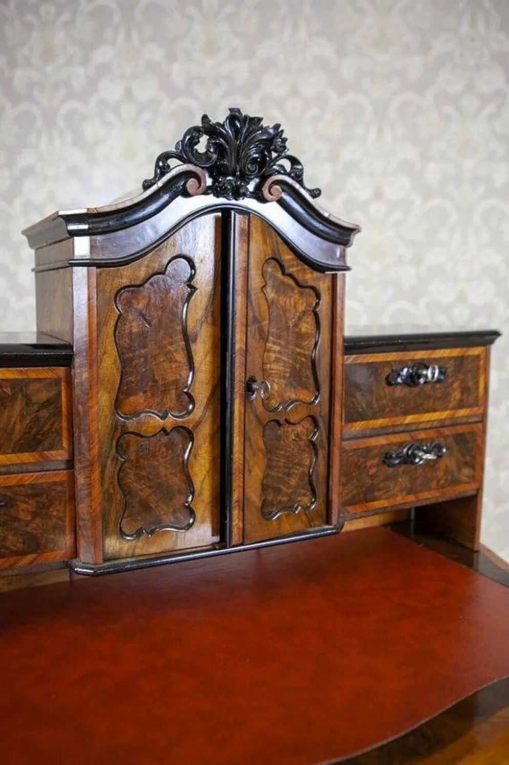 Bureau secrétaire en noyer et placage Louis Philippe antique, 1860