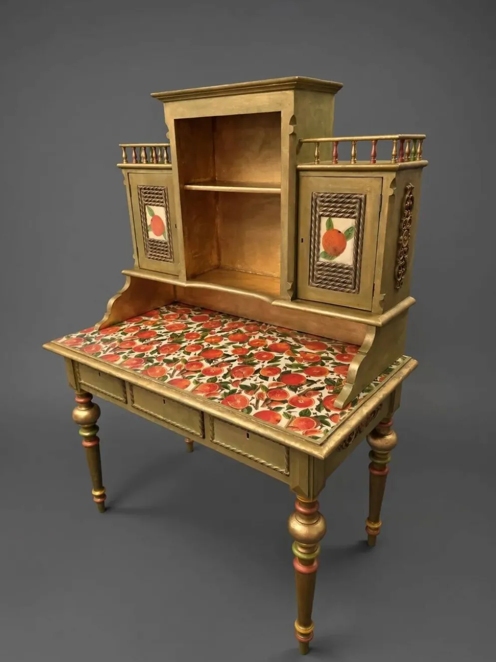 Bureau secrétaire norvégien ancien | Découpage de fruits dorés et verts restauré