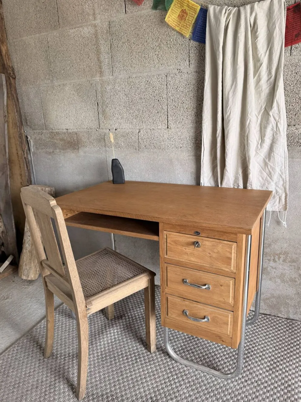 Bureau Spirol années 50 – placage chêne – piètement chromé