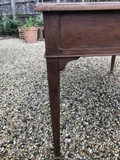 Bureau style Louis XVI