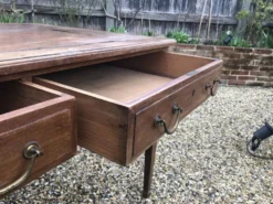 Bureau style Louis XVI