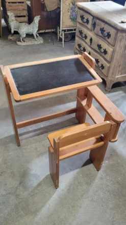 Bureau à système pliant pour enfant , vintage 1970