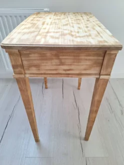 Bureau / Table d'appoint / Console en bois massif de style Louis-Philippe