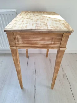 Bureau / Table d'appoint / Console en bois massif de style Louis-Philippe