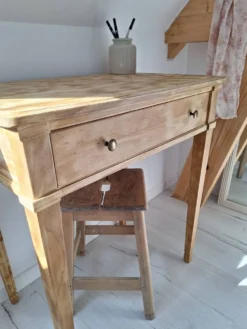 Bureau / Table d'appoint / Console en bois massif de style Louis-Philippe