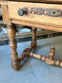 Bureau, table d'appoint 1 tiroir en bois clair