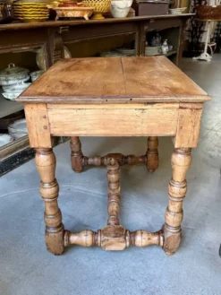Bureau, table d'appoint 1 tiroir en bois clair