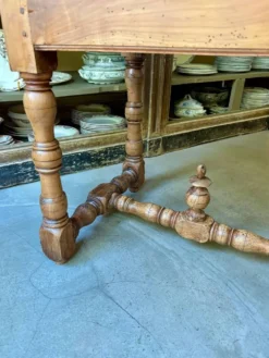 Bureau, table d'appoint 1 tiroir en bois clair