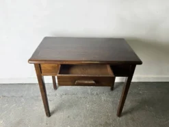 Bureau, table d'écriture en chêne vintage 'Abbess', années 1950-60
