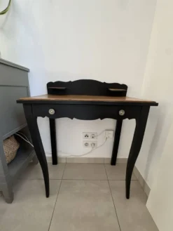 Bureau, table de toilette