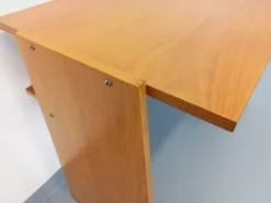 Bureau trapèze double-face vintage en bois de chêne des années 60