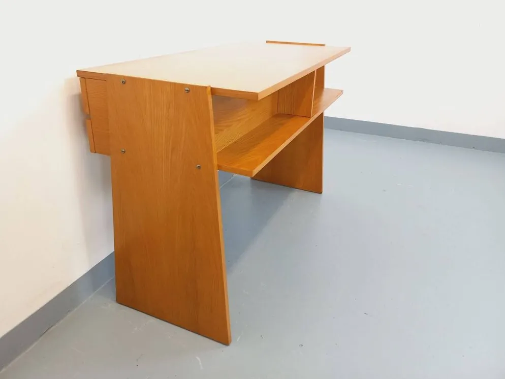 Bureau trapèze double-face vintage en bois de chêne des années 60