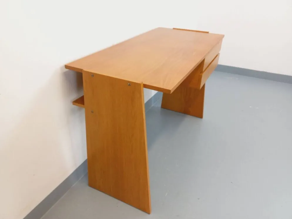 Bureau trapèze double-face vintage en bois de chêne des années 60