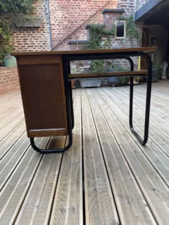 Bureau tubulaire vintage en chêne et métal noir — Années 50