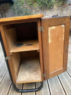 Bureau tubulaire vintage en chêne et métal noir — Années 50