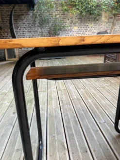 Bureau tubulaire vintage en chêne et métal noir — Années 50