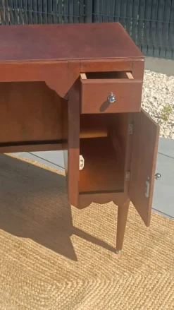 Bureau vintage artisanal en bois