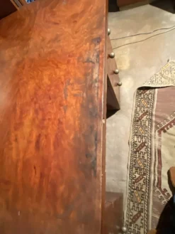 Bureau vintage à caissons avec surmeuble et nombreux tiroirs