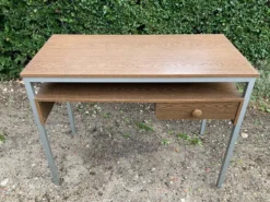 Bureau vintage des années 60-70