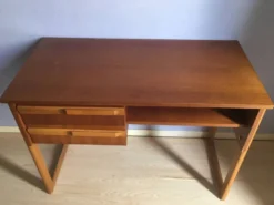 Bureau vintage en bois, style scandinave, années 70