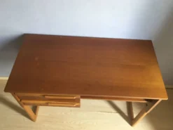 Bureau vintage en bois, style scandinave, années 70