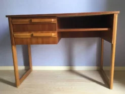 Bureau vintage en bois, style scandinave, années 70