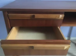 Bureau vintage en bois, style scandinave, années 70