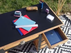 Bureau vintage en pin, restauré