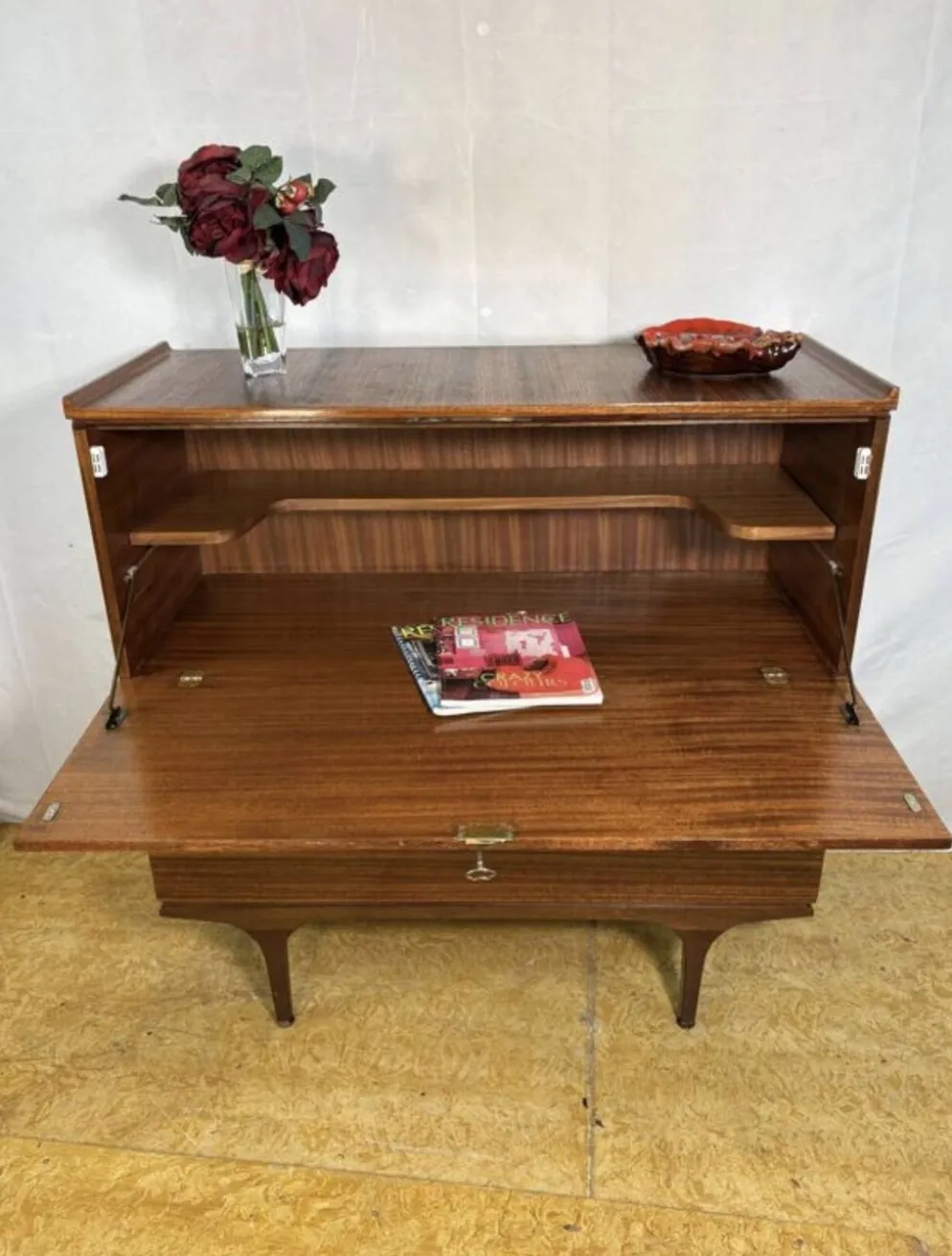 Bureau vintage en teck rétro du milieu du siècle par Meredew 1960 Grand écritoire