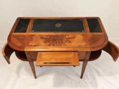 Bureau vintage façade galbée, cuir noir, bronze –compartiments secrets